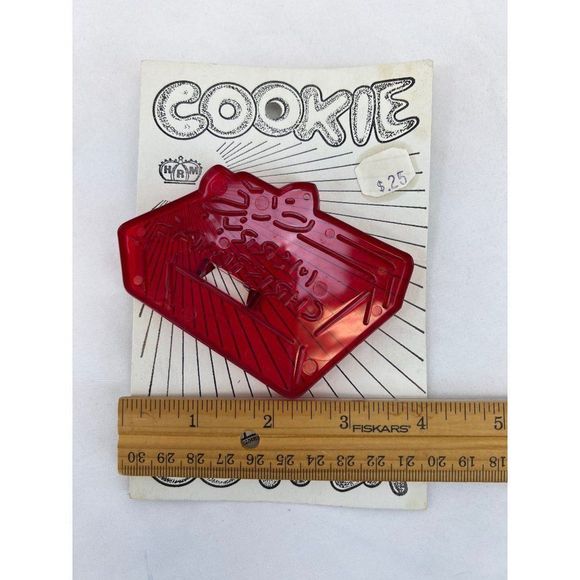 New Vintage HRM Merry Christmas Present Red Cookie Cutter - Picture 2 of 3